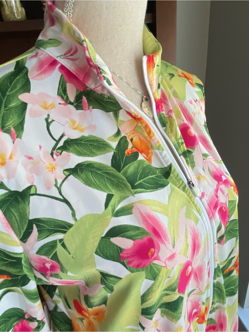 Tommy Bahama SPF 50 Active Floral Zip-Up Jacket in Pink Green & White Large NWOT - Picture 4 of 14